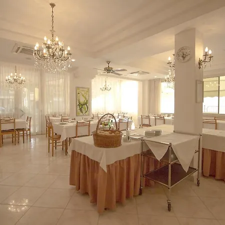 Casa Portofino Rooms&breakfast 3* チェゼナーティコ