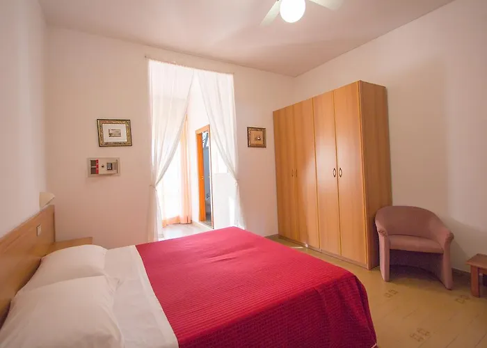 Casa Portofino Rooms&breakfast מלון צ'סנטיקו